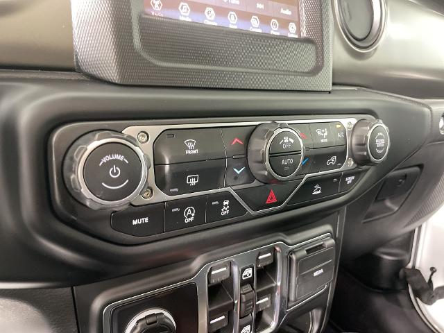 2023 Jeep Wrangler Vehicle Photo in GILBERT, AZ 85297-0402