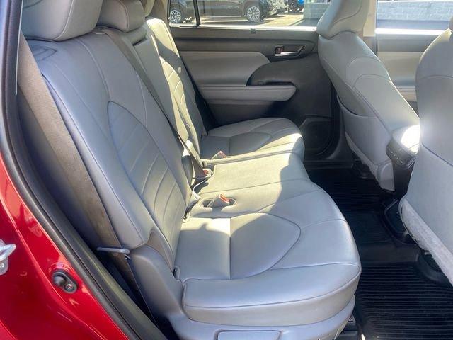 2020 Toyota Highlander Vehicle Photo in DUNKIRK, NY 14048-3562