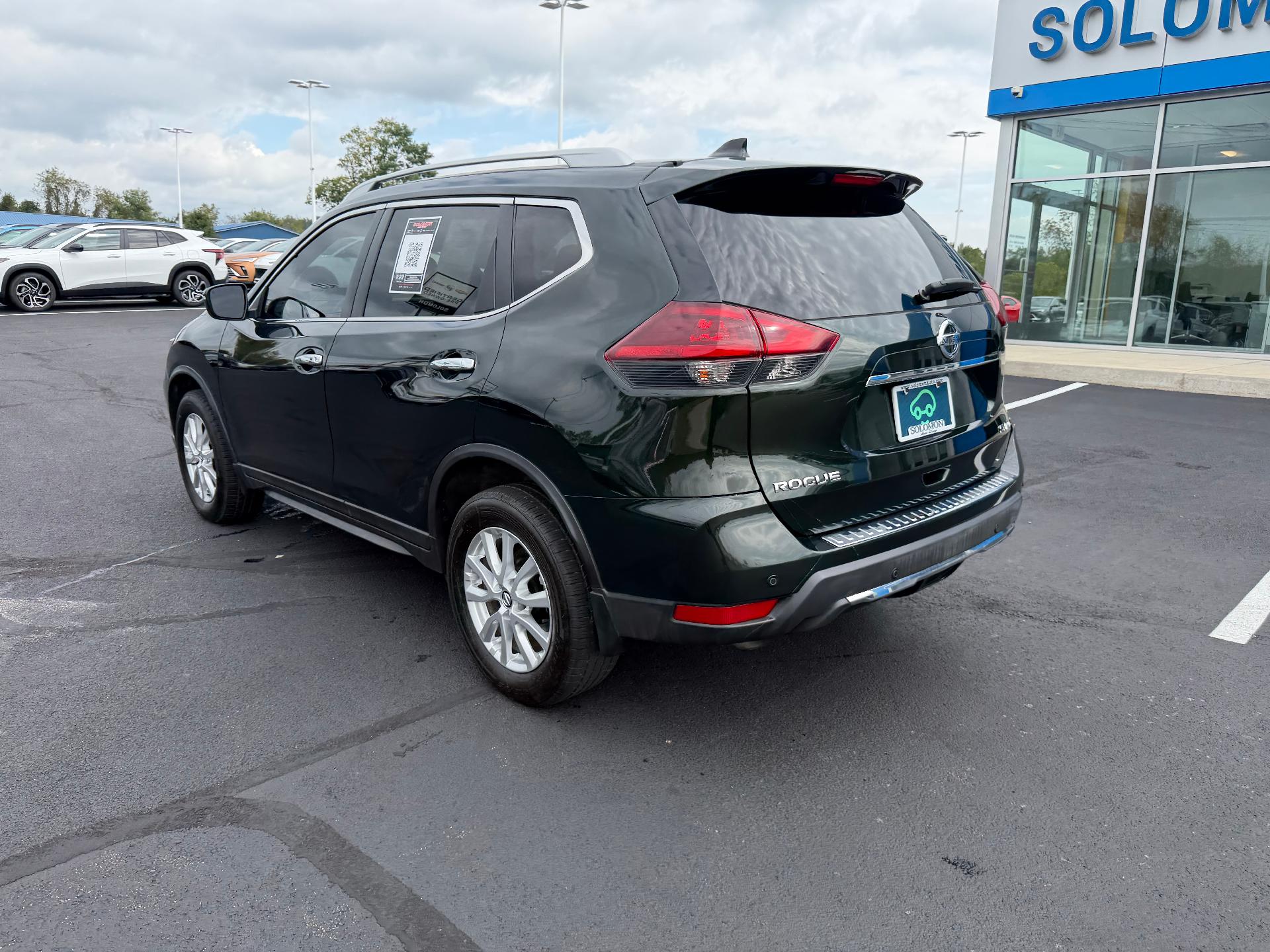 2019 Nissan Rogue photo 4 of 36