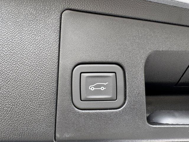 2025 Cadillac XT5 Vehicle Photo in LEOMINSTER, MA 01453-2952