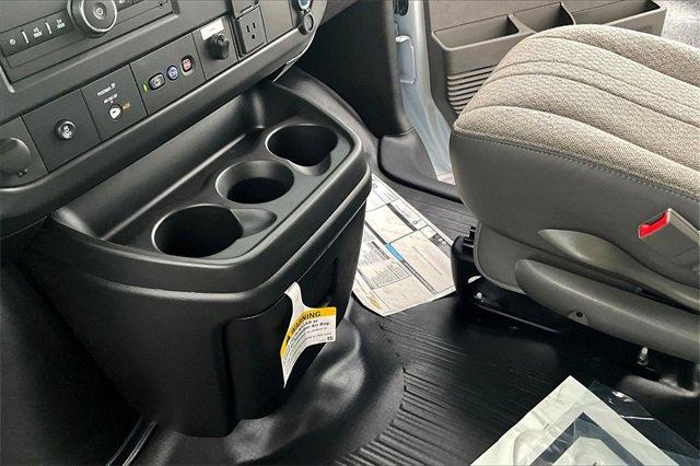 2025 Chevrolet Express Commercial Cutaway Vehicle Photo in TOPEKA, KS 66609-0000