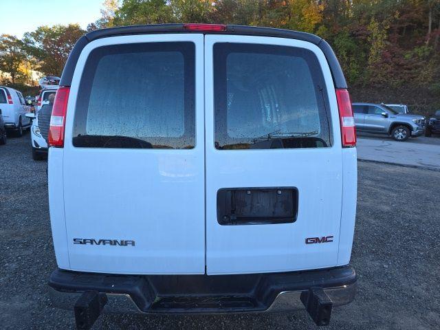 2024 GMC Savana Cargo Van Vehicle Photo in Pleasant Hills, PA 15236