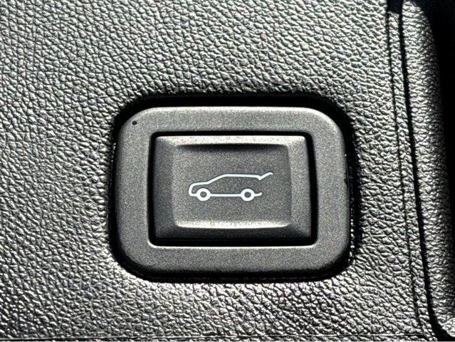 2023 GMC Terrain Vehicle Photo in Hinesville, GA 31313