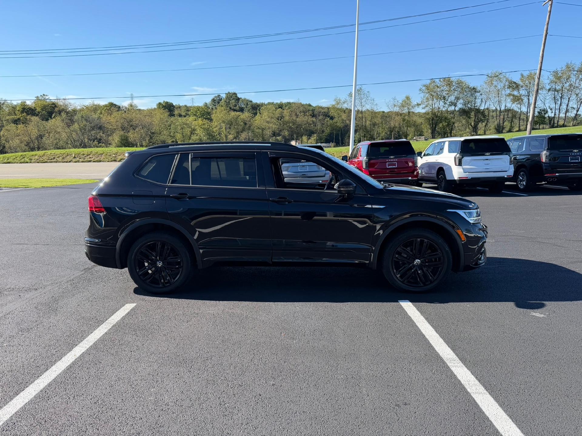 2022 Volkswagen Tiguan photo 7 of 37
