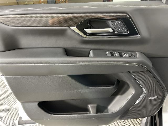 2025 GMC Yukon Vehicle Photo in GILBERT, AZ 85297-0402
