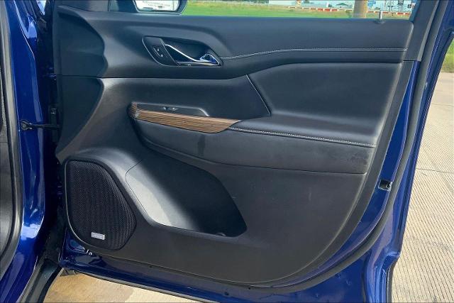 2023 GMC Acadia Vehicle Photo in TOPEKA, KS 66609-0000