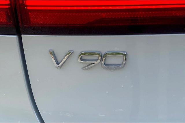 2025 Volvo V90 Cross Country Vehicle Photo in KANSAS CITY, MO 64114-4545