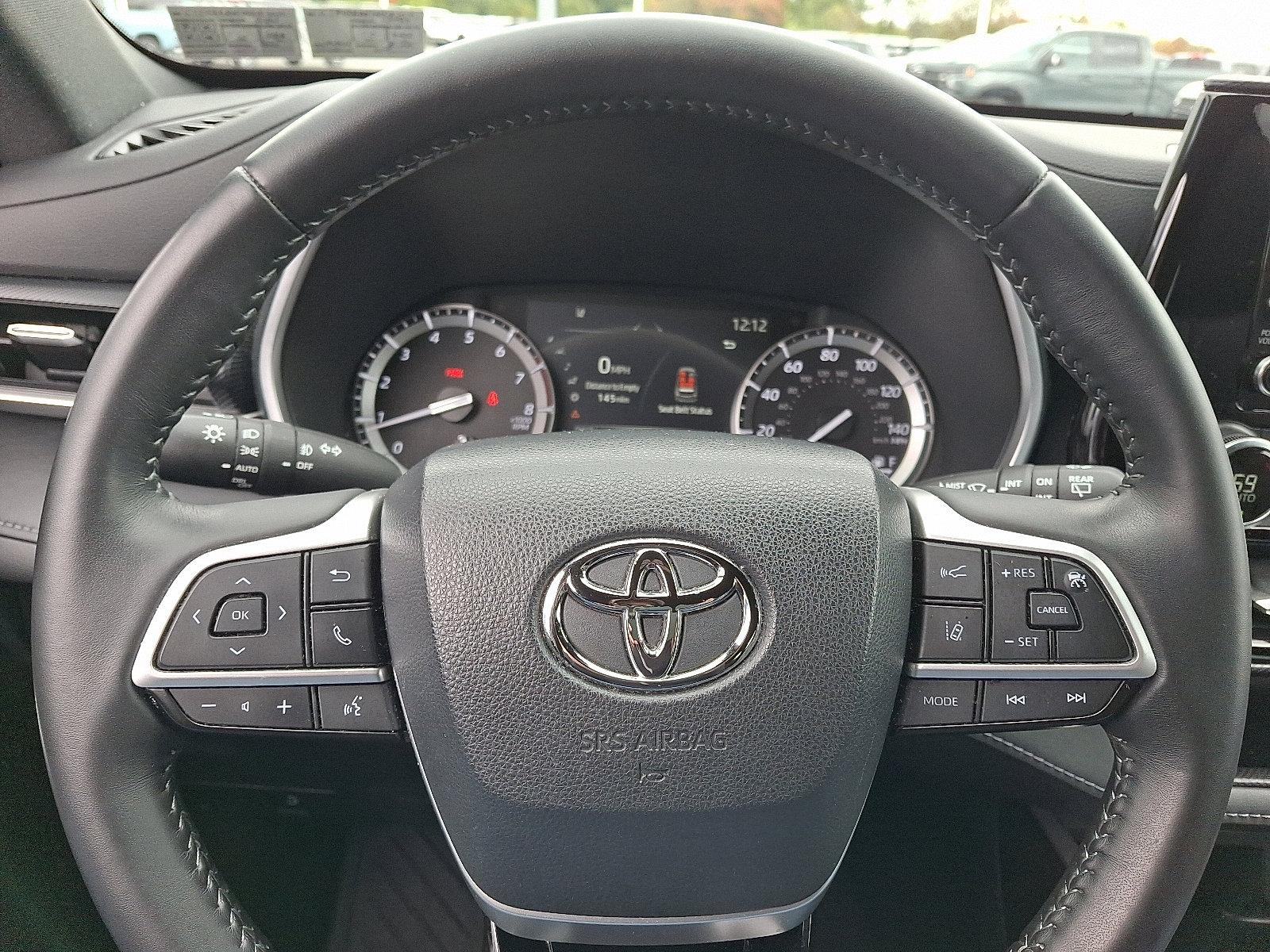 2022 Toyota Highlander Vehicle Photo in BETHLEHEM, PA 18017-9401
