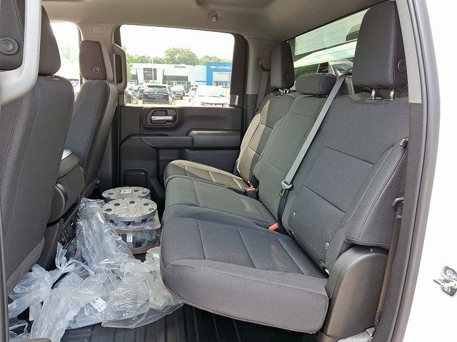 2025 Chevrolet Silverado 3500 HD Chassis Cab Vehicle Photo in DANBURY, CT 06810-5034