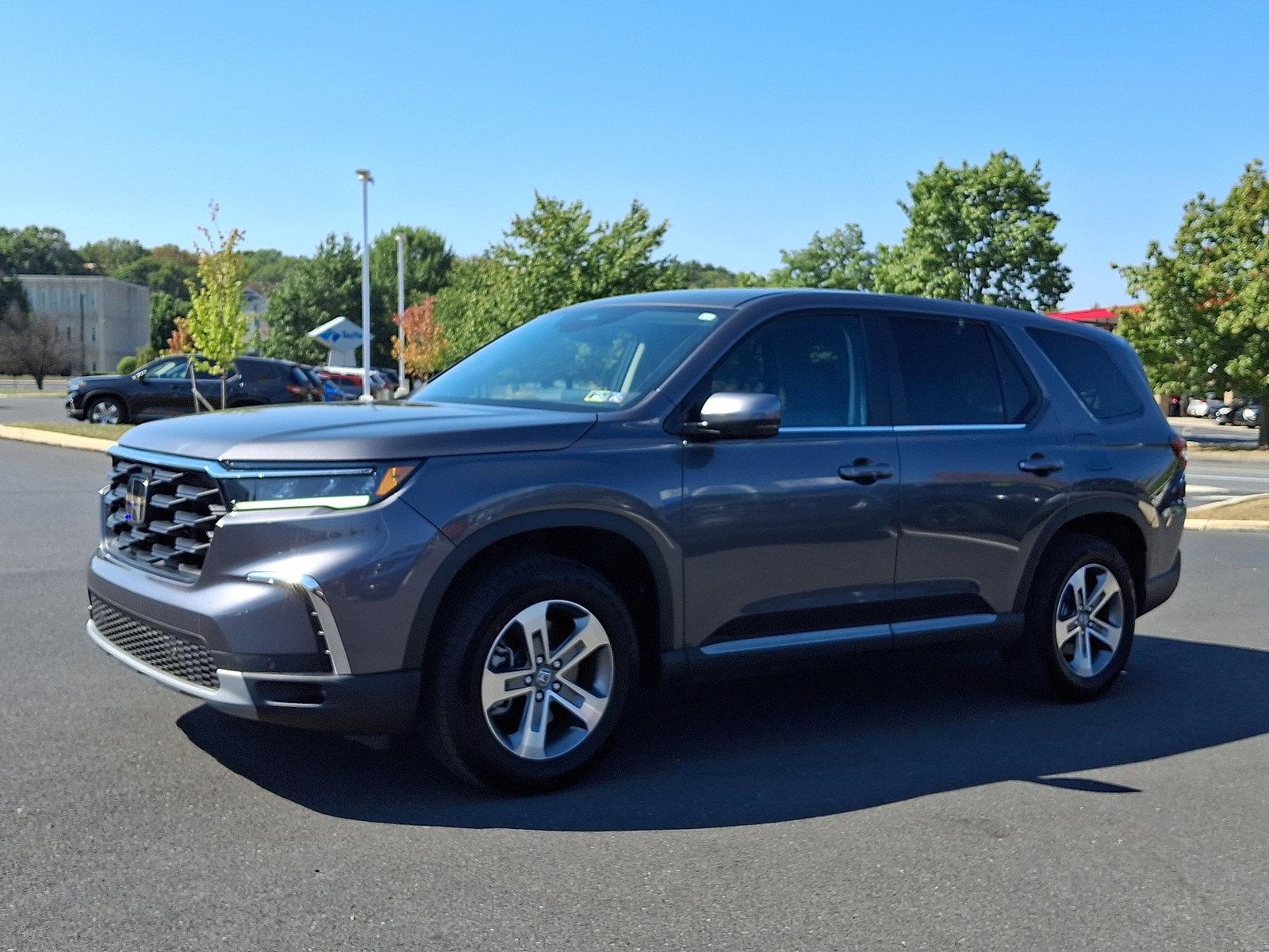 2025 Honda Pilot Vehicle Photo in Harrisburg, PA 17111