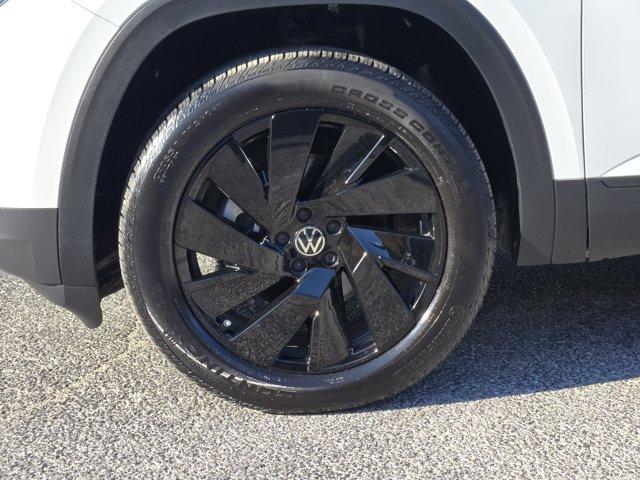 2024 Volkswagen Atlas Vehicle Photo in Decatur, TX 76234