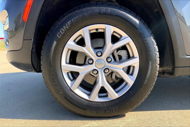 2022 Jeep Grand Cherokee Vehicle Photo in TOPEKA, KS 66609-0000