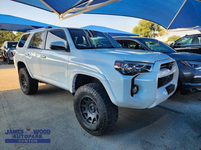 2020 Toyota 4Runner Vehicle Photo in DENTON, TX 76210-9321