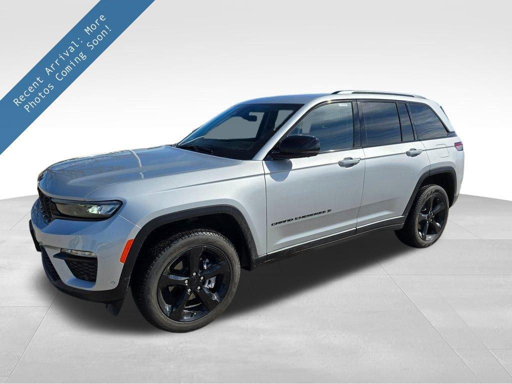 2023 Jeep Grand Cherokee Vehicle Photo in Cedar Rapids, IA 52402