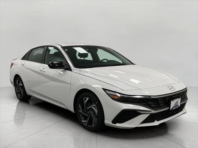 2025 Hyundai ELANTRA Vehicle Photo in Neenah, WI 54956