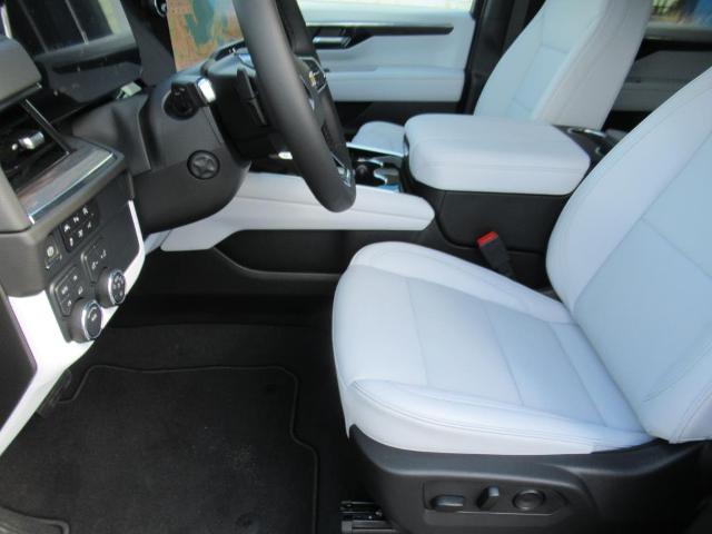 2025 Chevrolet Suburban Vehicle Photo in LEESBURG, FL 34788-4022