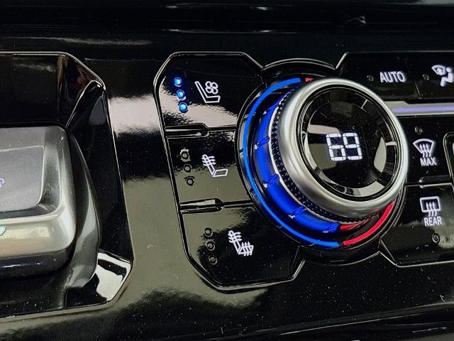 2025 GMC Sierra 3500 HD Vehicle Photo in PUYALLUP, WA 98371-4149