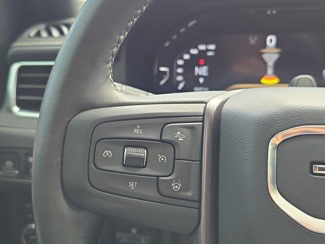 2024 GMC Yukon XL Vehicle Photo in Pleasant Hills, PA 15236
