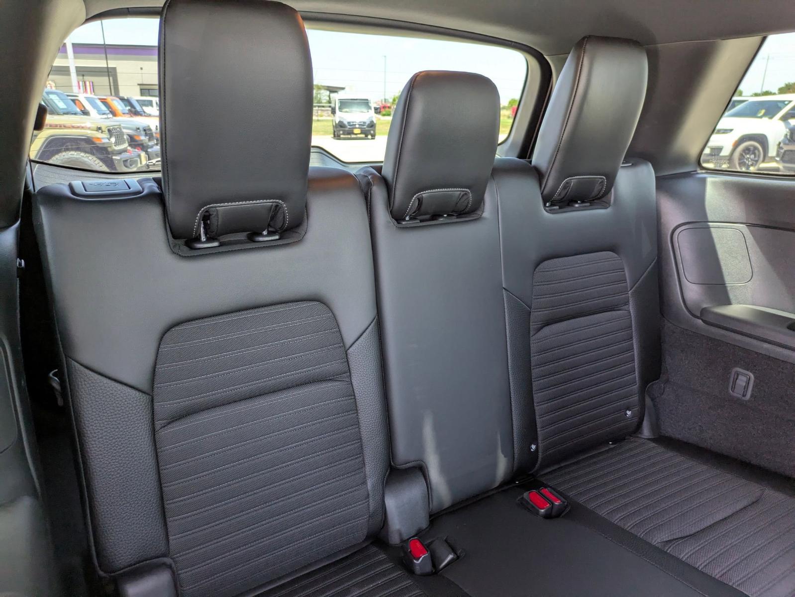 2025 Nissan Pathfinder Vehicle Photo in Seguin, TX 78155