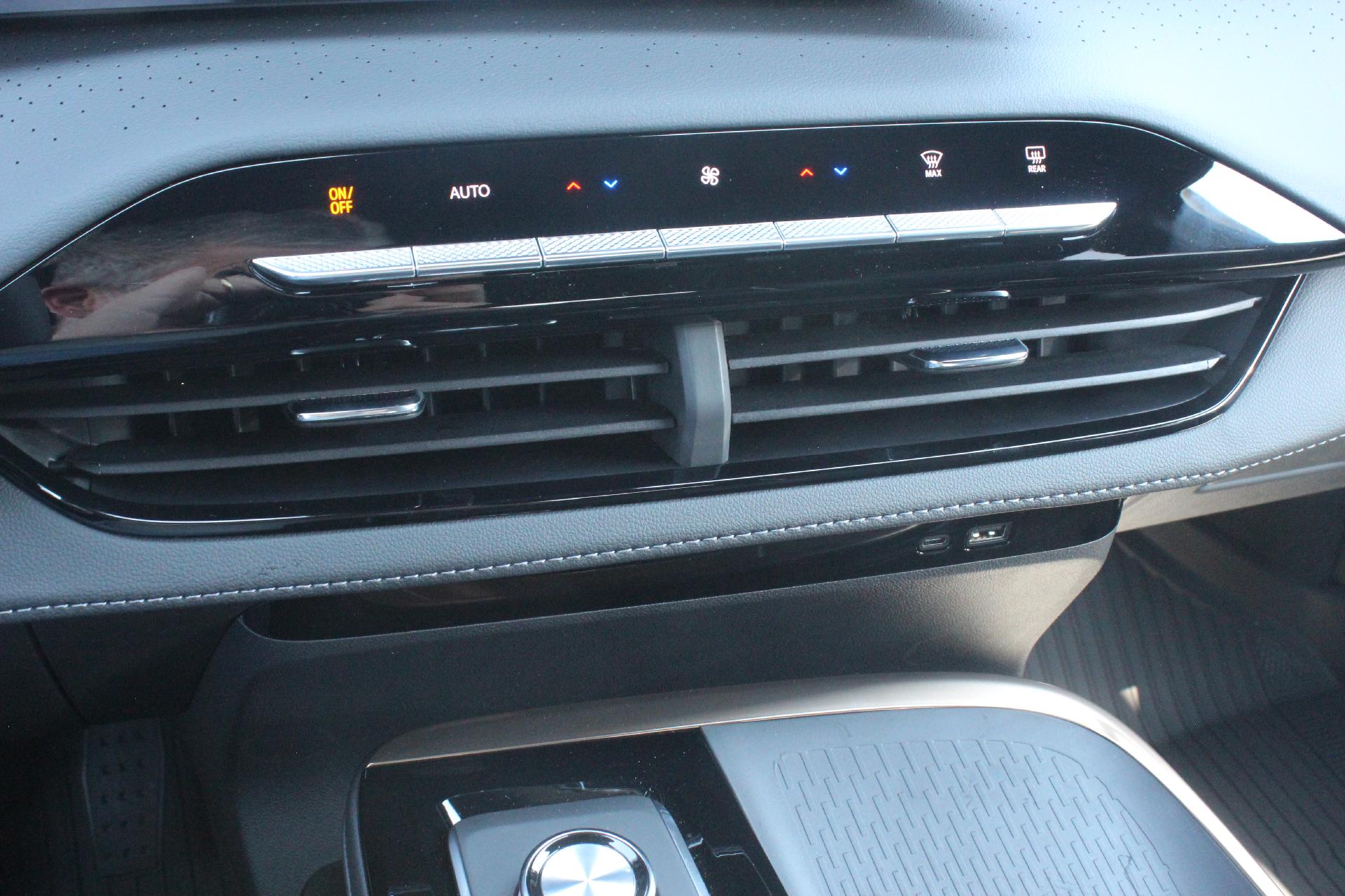 2026 Buick Enclave Vehicle Photo in AURORA, CO 80012-4011