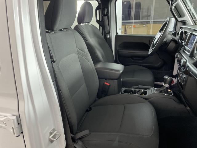 2023 Jeep Wrangler Vehicle Photo in GILBERT, AZ 85297-0402