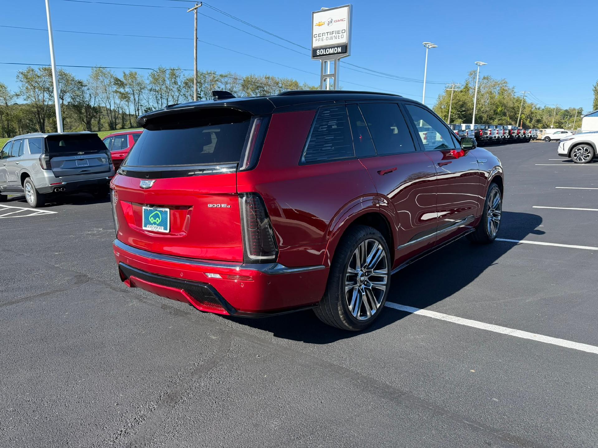 2026 Cadillac VISTIQ photo 6 of 36