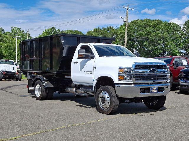 2024 Chevrolet Silverado 5500 HD Vehicle Photo in DANBURY, CT 06810-5034