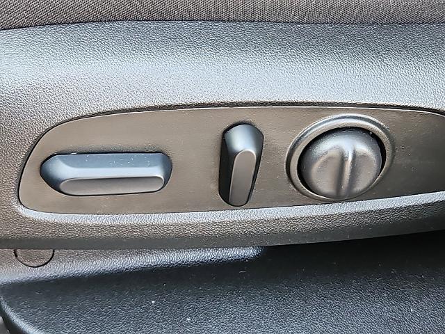 2023 GMC Acadia Vehicle Photo in TREVOSE, PA 19053-4984