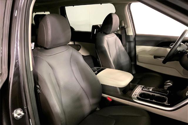 2024 Kia Carnival Vehicle Photo in Lees Summit, MO 64086