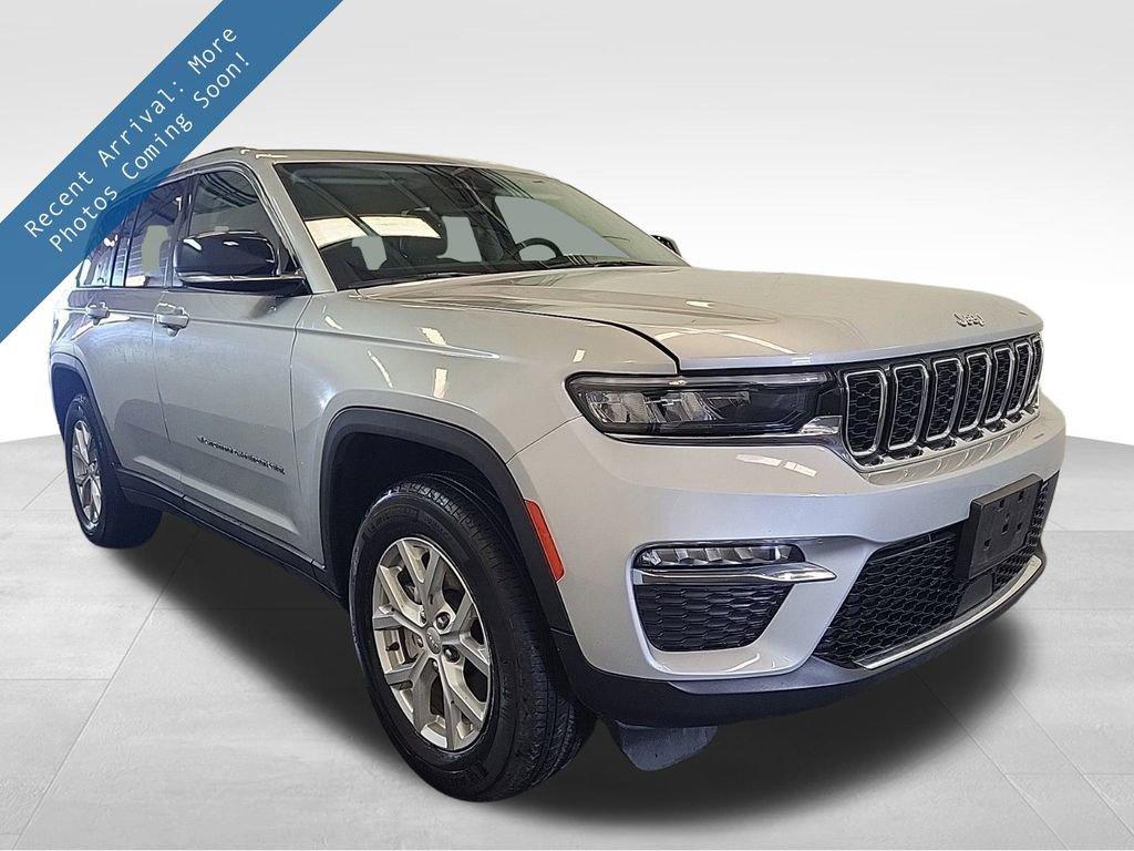 2023 Jeep Grand Cherokee Vehicle Photo in Cedar Rapids, IA 52402