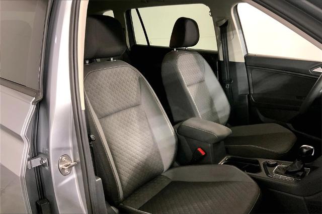 2021 Volkswagen Tiguan Vehicle Photo in Lees Summit, MO 64086