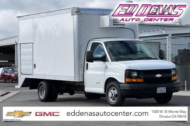 2015 Chevrolet Express Commercial Cutaway Vehicle Photo in DINUBA, CA 93618-9116