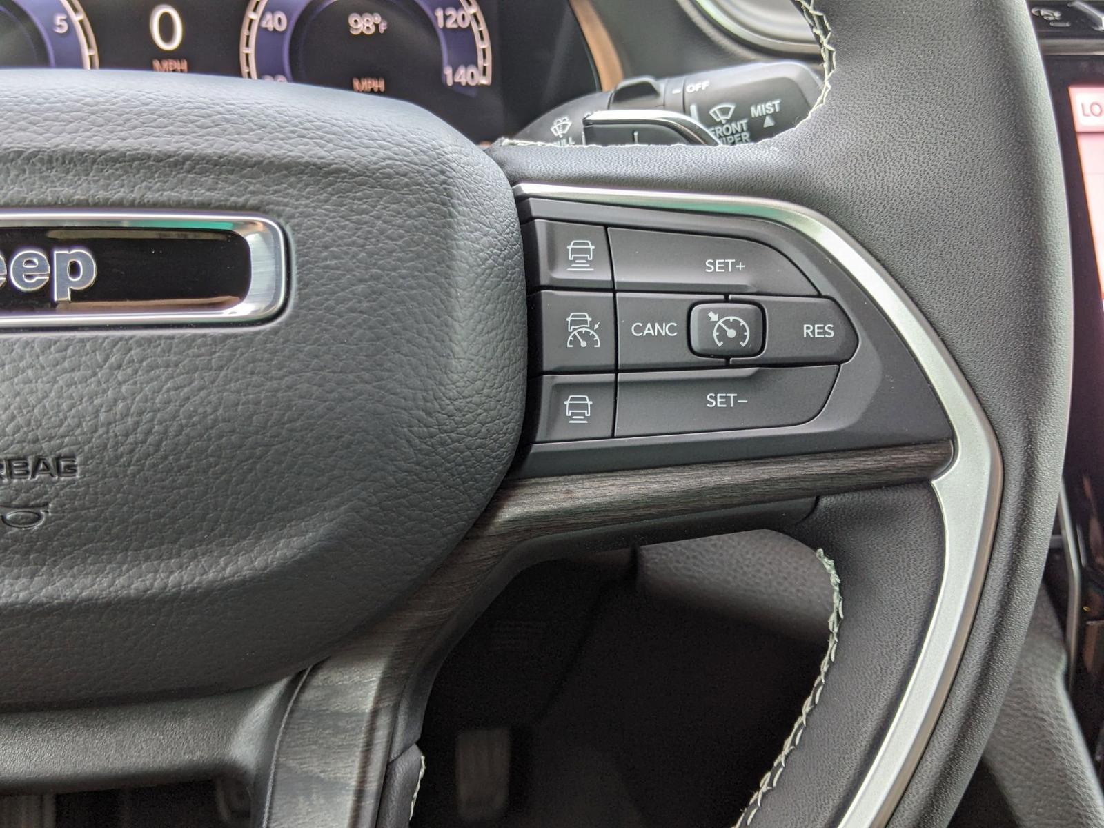 2025 Jeep Grand Cherokee L Vehicle Photo in Seguin, TX 78155