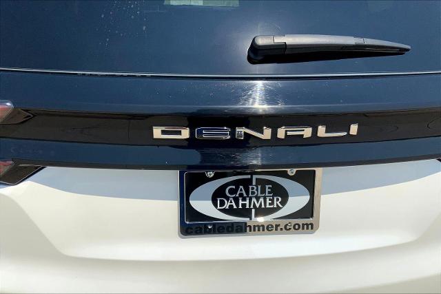 2024 GMC Acadia Vehicle Photo in TOPEKA, KS 66609-0000