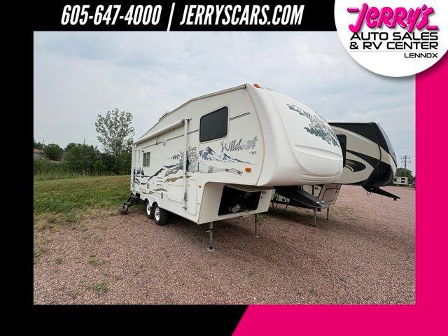 2004 Forest River Wildcat Vehicle Photo in Lennox, SD 57039
