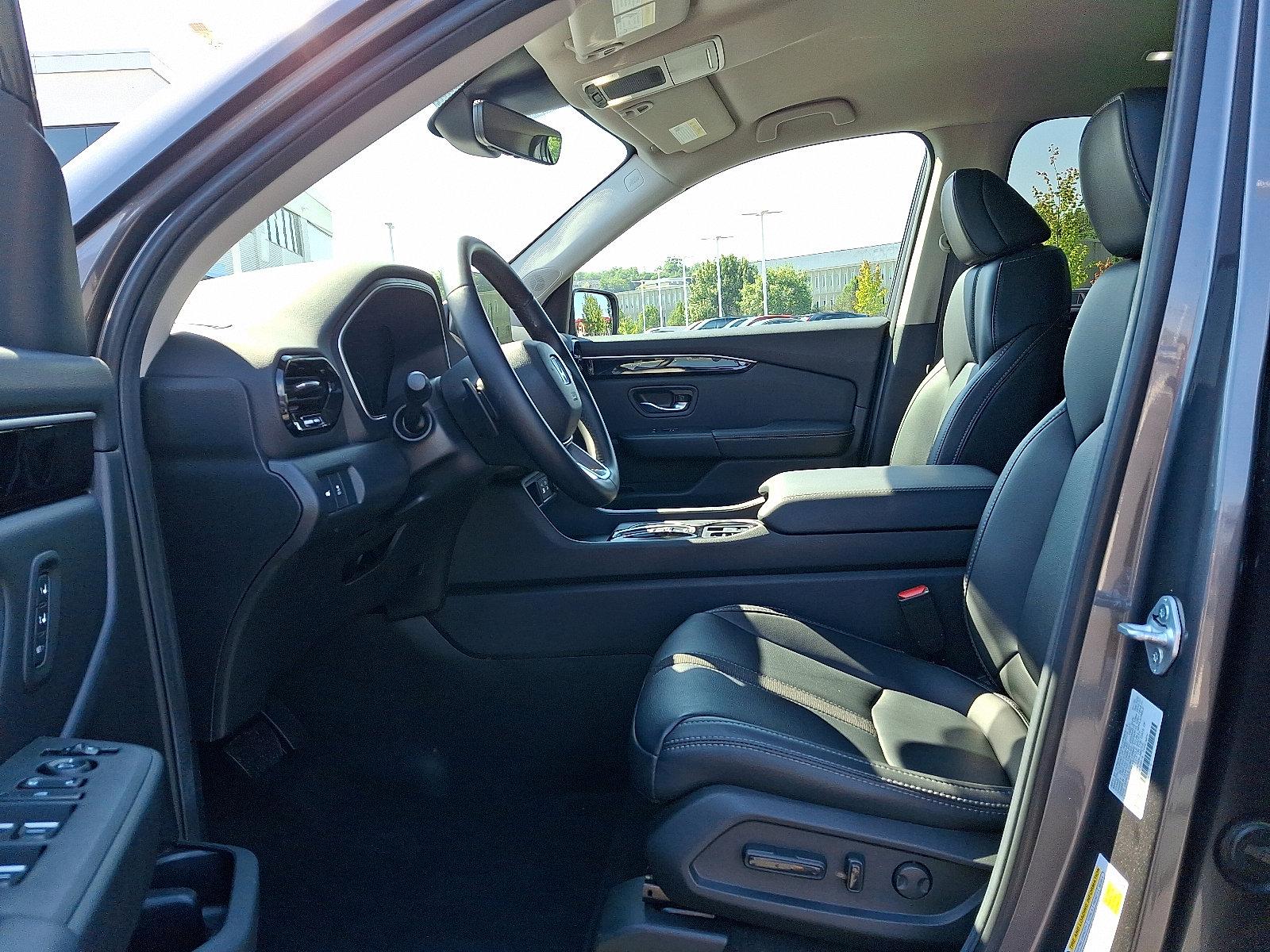 2025 Honda Pilot Vehicle Photo in Harrisburg, PA 17111
