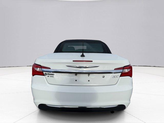2011 Chrysler 200 Vehicle Photo in LEOMINSTER, MA 01453-2952