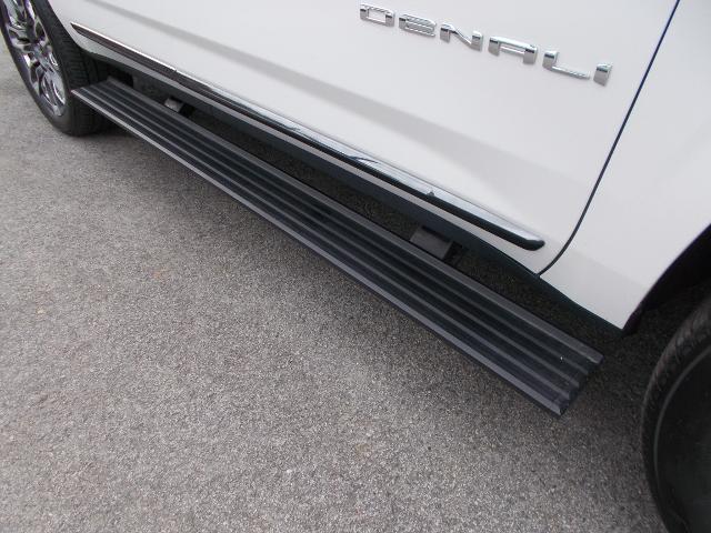 2023 GMC Yukon Vehicle Photo in LOWELL, MA 01852-4336