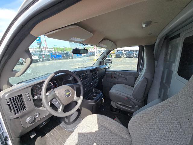 2025 Chevrolet Express Commercial Cutaway Vehicle Photo in INDEPENDENCE, MO 64055-1314