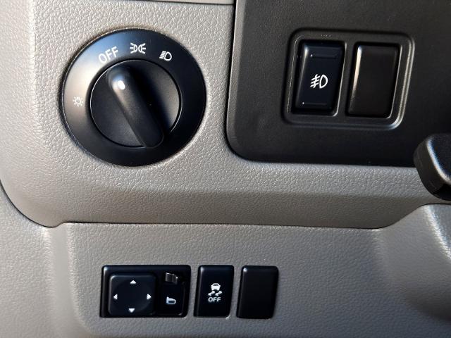 2018 Nissan NV Passenger Vehicle Photo in Weatherford, TX 76087