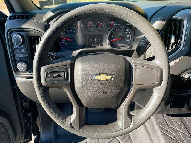 2020 Chevrolet Silverado 1500 Vehicle Photo in MOON TOWNSHIP, PA 15108-2571
