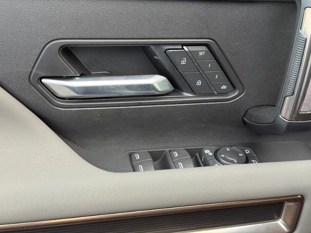 2025 GMC HUMMER EV Pickup Vehicle Photo in COLUMBIA, MO 65203-3903