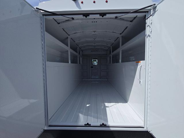 2025 Chevrolet Express Commercial Cutaway Vehicle Photo in INDEPENDENCE, MO 64055-1314