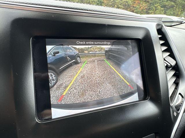 2021 Jeep Cherokee Vehicle Photo in Pleasant Hills, PA 15236