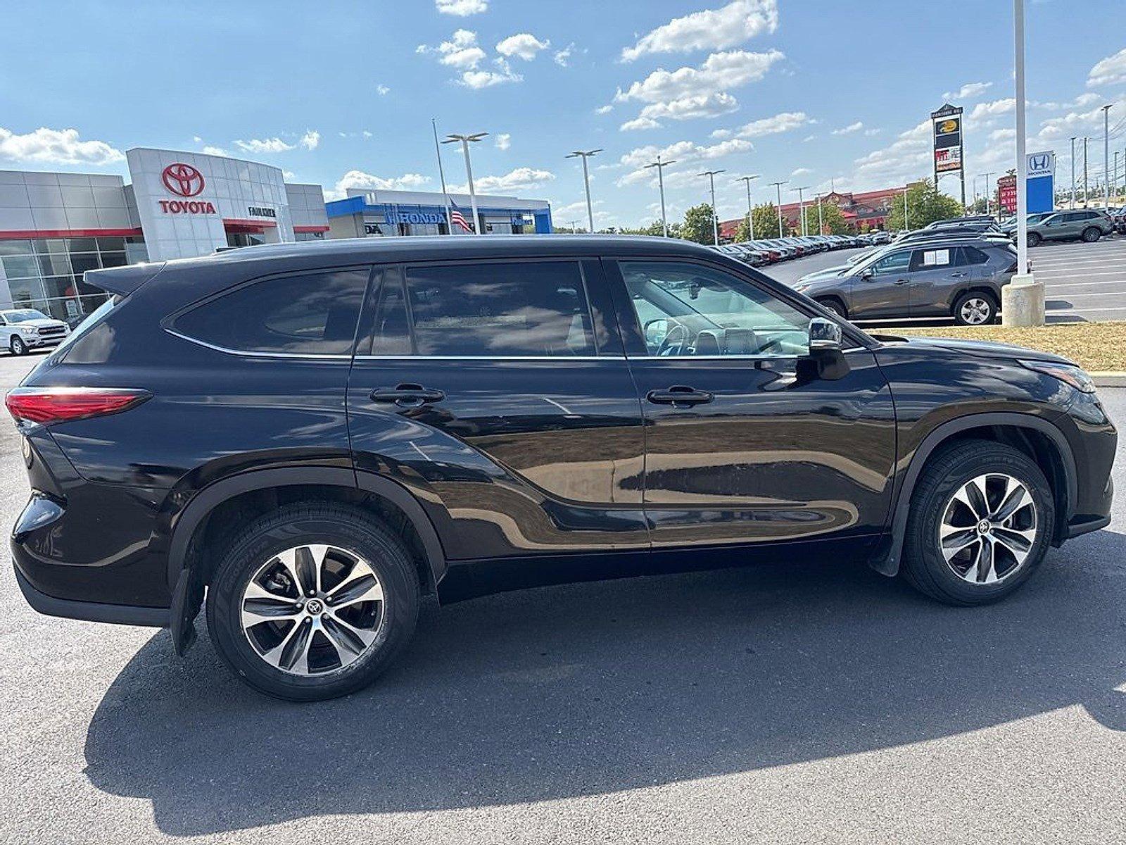 2022 Toyota Highlander Vehicle Photo in Harrisburg, PA 17111