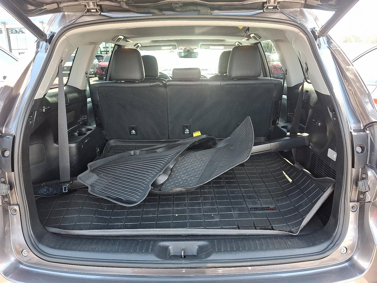 2019 Toyota Highlander Vehicle Photo in Harrisburg, PA 17111
