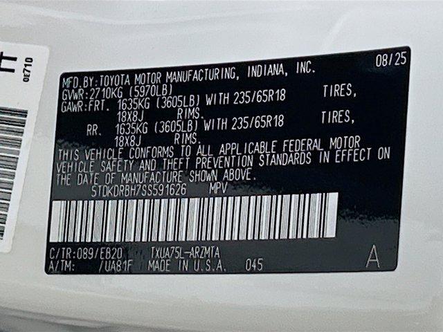 2025 Toyota Highlander Vehicle Photo in Flemington, NJ 08822