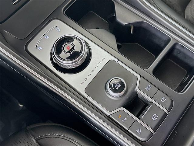 2021 Kia Sorento Hybrid Vehicle Photo in Everett, WA 98204