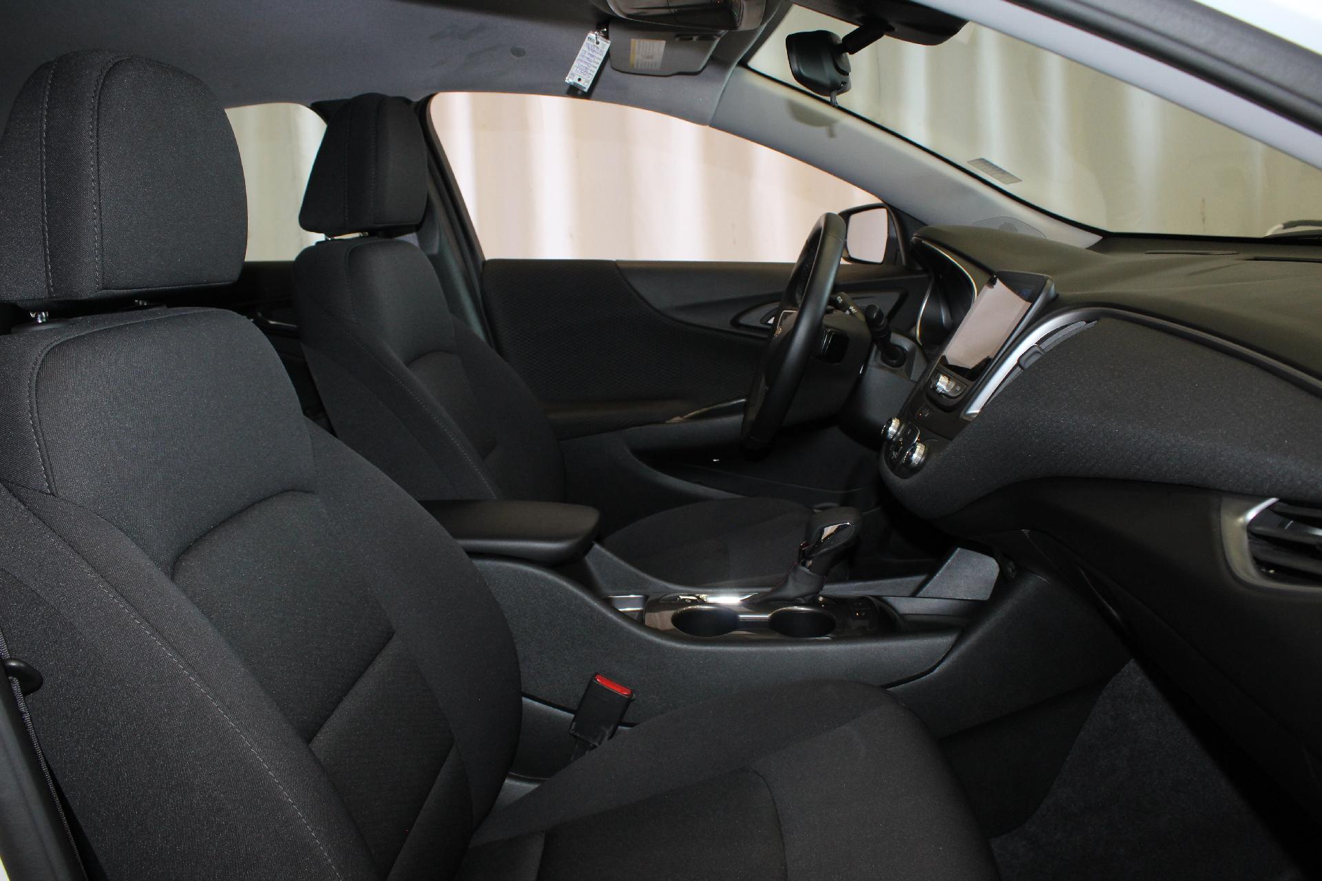 2025 Chevrolet Malibu Vehicle Photo in NORTHAMPTON, MA 01060-1120