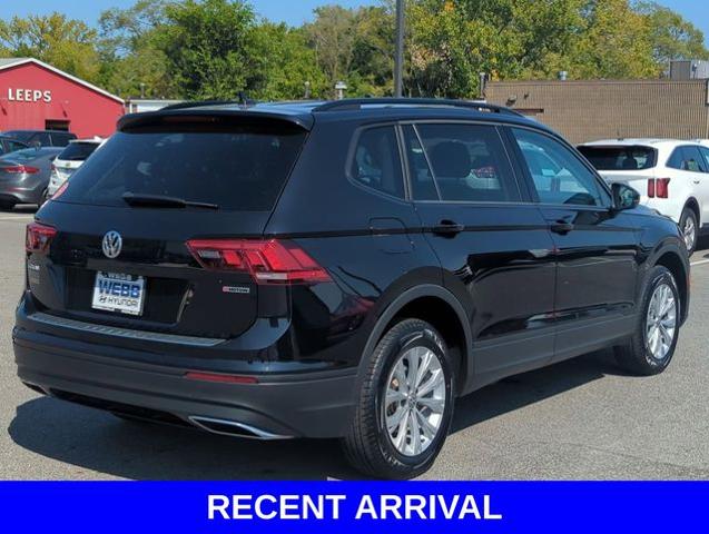2020 Volkswagen Tiguan Vehicle Photo in Merrillville, IN 46410